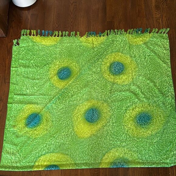 Very large green & blue watercolors polyester wrap/shawl - Picture 5 of 6